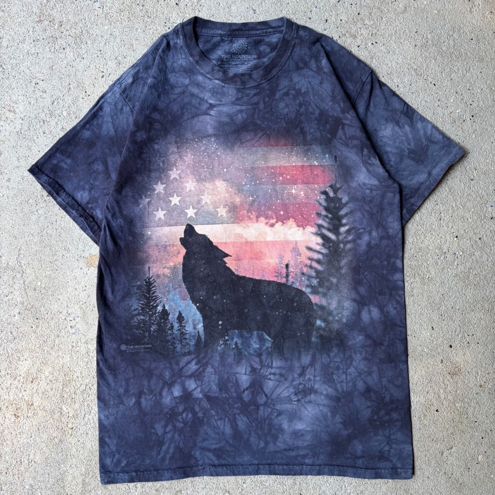 The Mountain Howling Wolf American Flag Tie Dye T-Shirt Blue Gray Medium